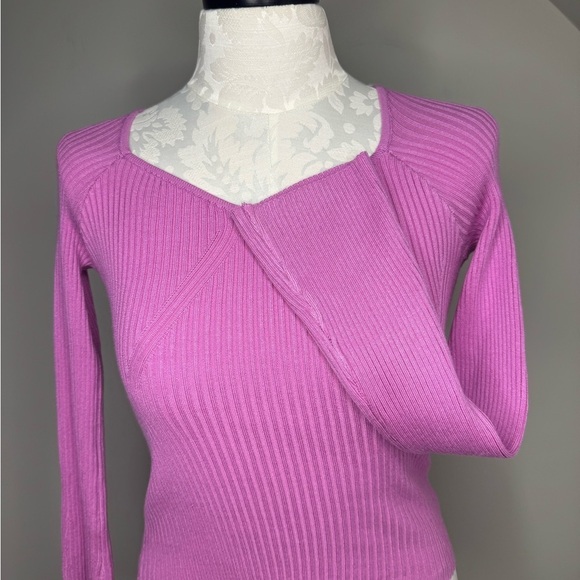 NWOT Pink Rose Lavender Ribbed Sweater Size Small - Picture 2 of 5